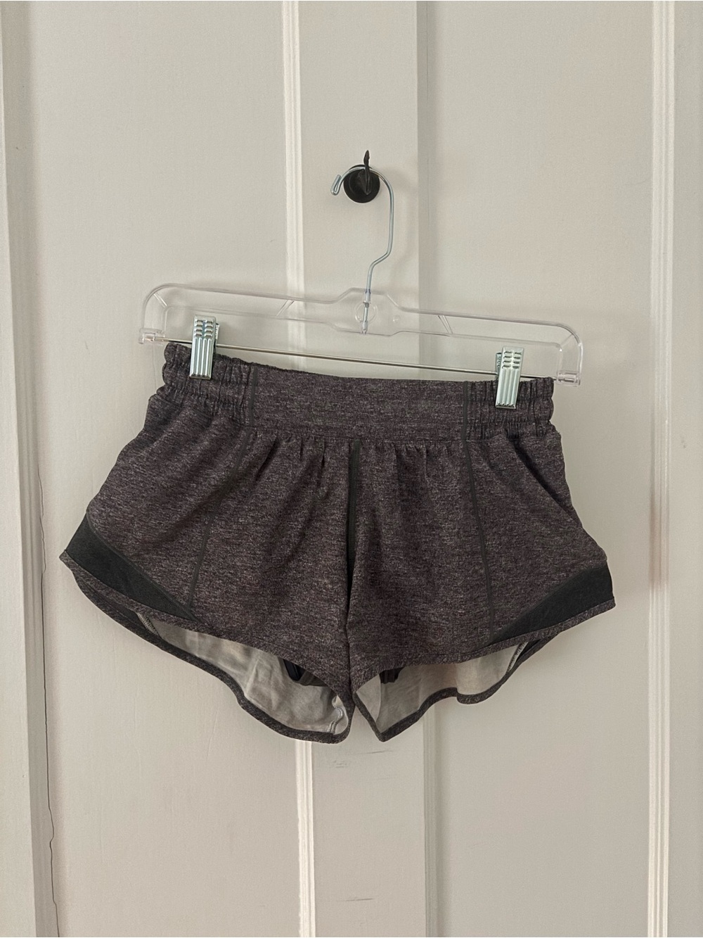 Women's Dark Heather Gray Lulu Hotty Hot shorts 2.5” inseam